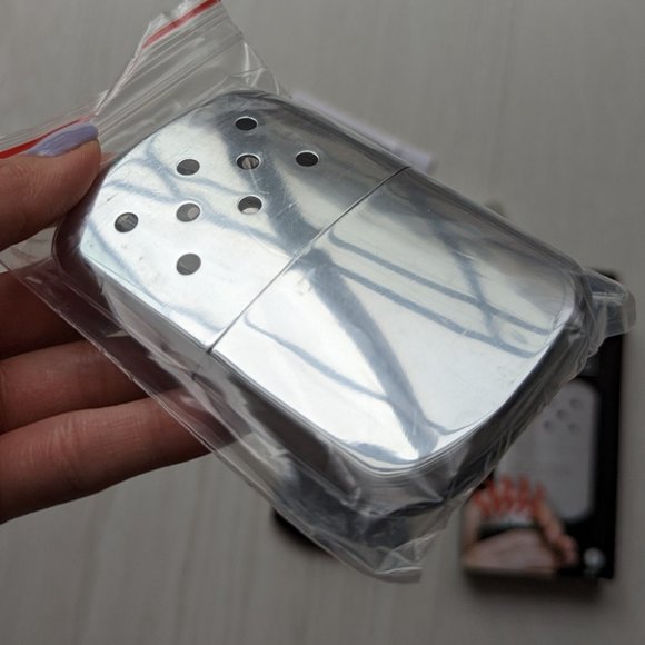 Sold - Zippo 12-Hour Refillable Hand Warmer (Brand New) - Picture 4 of 4